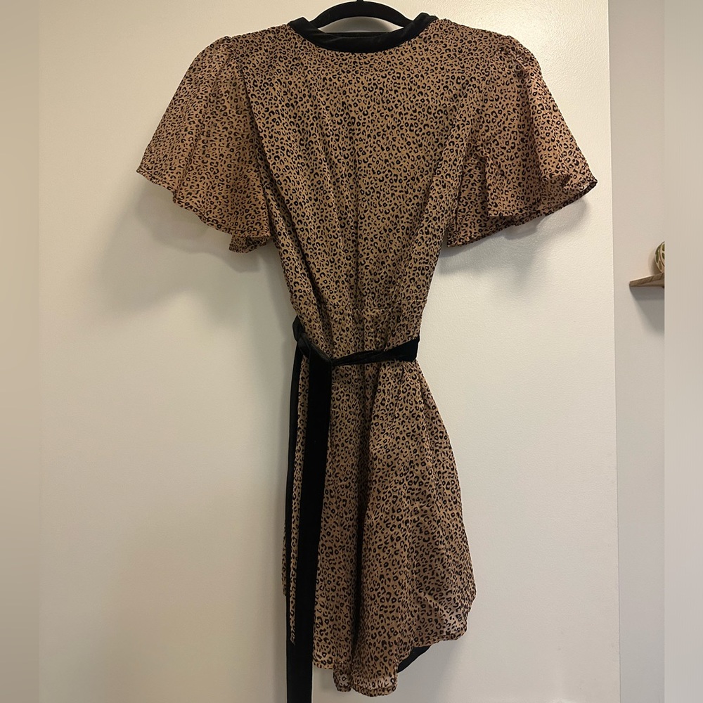 Flutter sleeve animal print dress size small